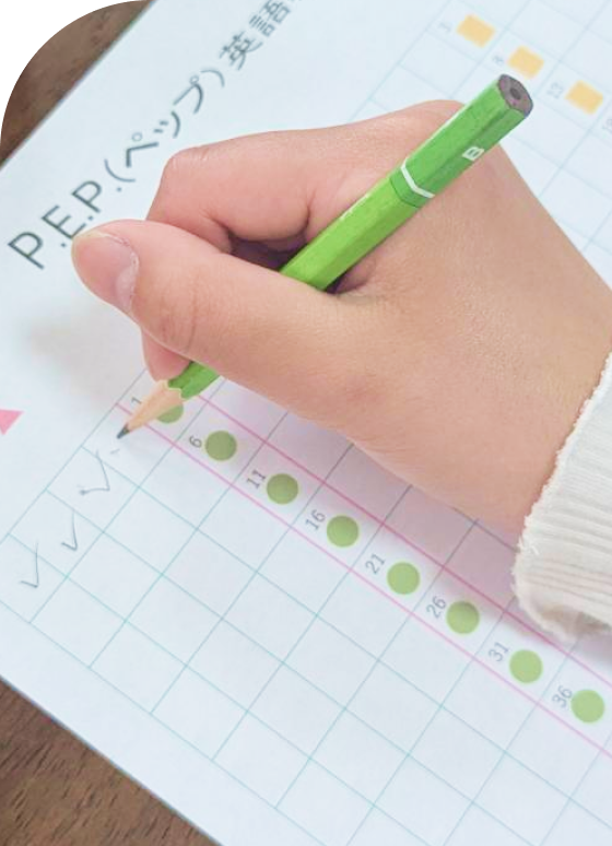 ノートをとっている写真